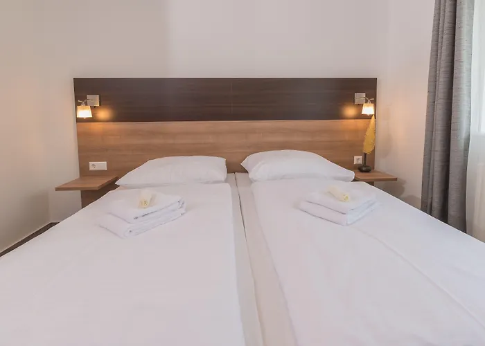 Boutique-Hotel Kronenstuben - Unschlagbare Zentrumsnaehe Direkt Am Marstall & Marktplatz - Schloss In 3 Min - Fruehstueck - Langzeitmiete