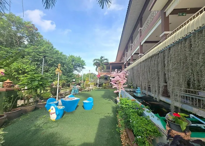 Phaiboon Hotel & Resort