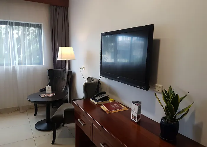 Paddy'S Hotel & Apartments