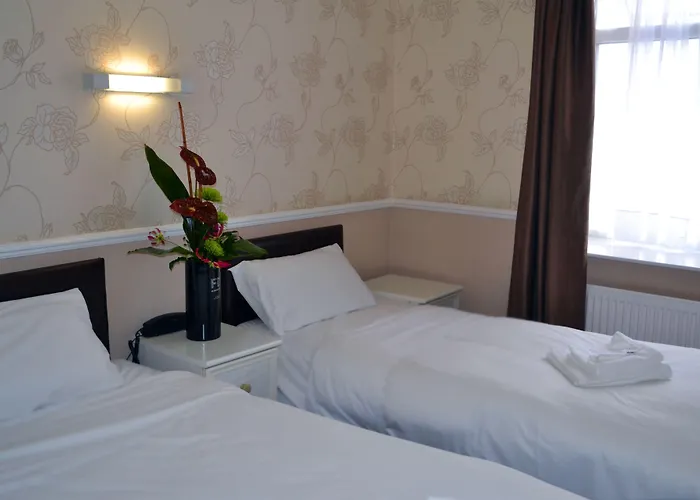 Lyndene Hotel