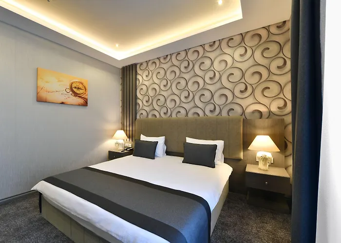 D'Lux Boutique Hotel