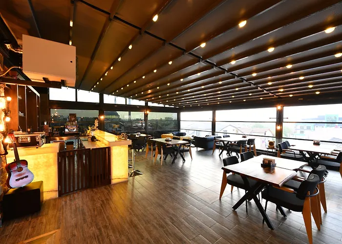 D'Lux Boutique Hotel