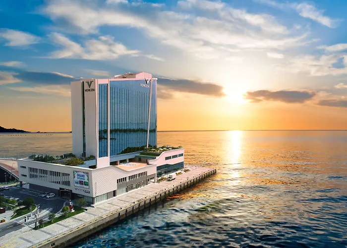 Venezia Hotel And Suite