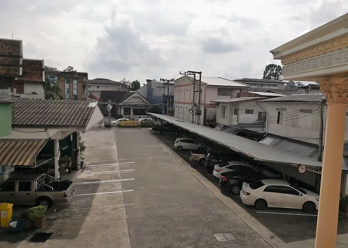 Phadaeng Hotel