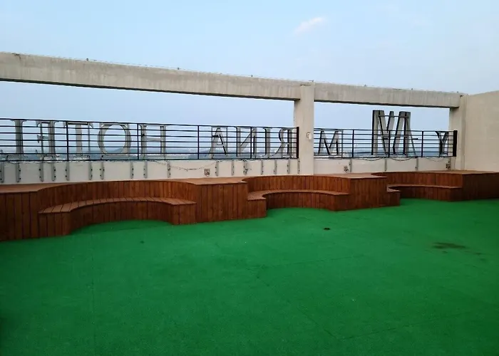 Western Bay Marina Hotel