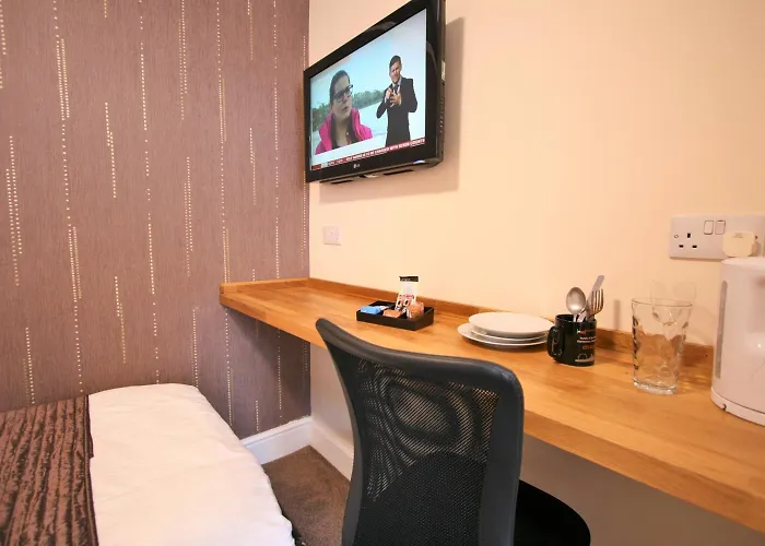 Central Hotel Cheltenham by Roomsbooked