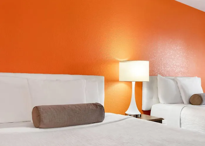 Howard Johnson By Wyndham Oacoma Hotel & Suites