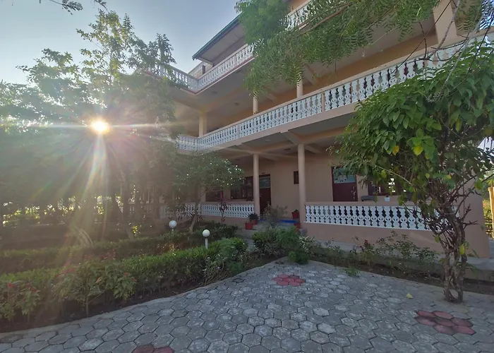 Hotel Tree Tops