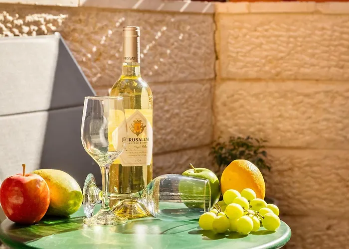 Mamilla View- Suites & Apt Hotel