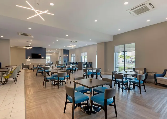Comfort Suites Cincinnati University - Downtown