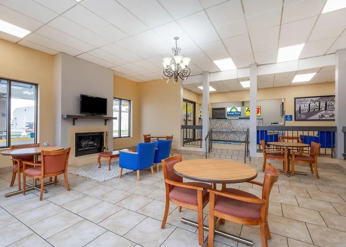 Days Inn By Wyndham Perrysburg Toledo