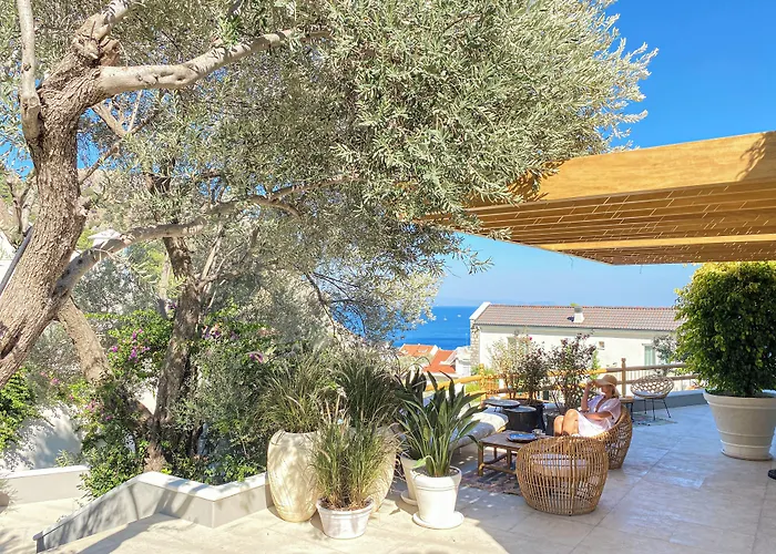 Pilos Suites