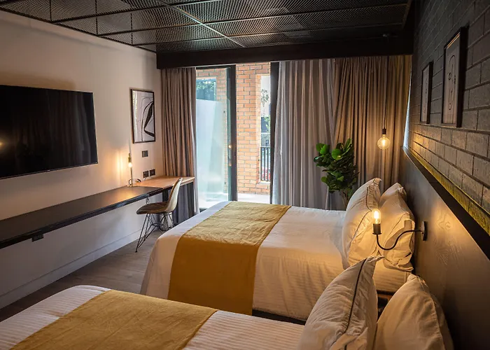 Fulton Business Luxury Hotel