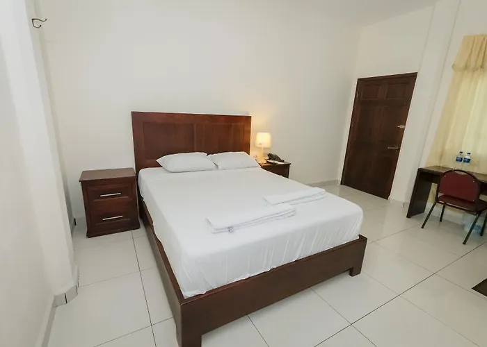 Hotel Mediterraneo Inn