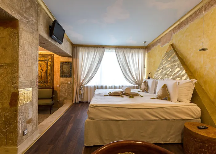 Diplomat Plaza Hotel & Resort