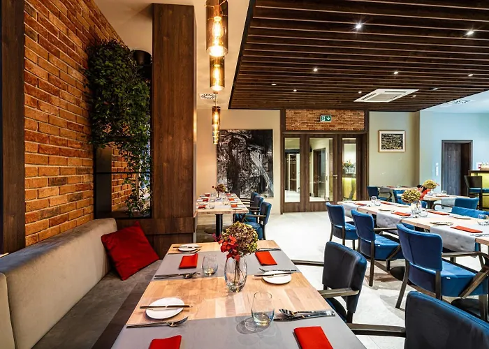 Sezony. Restauracja I Hotel