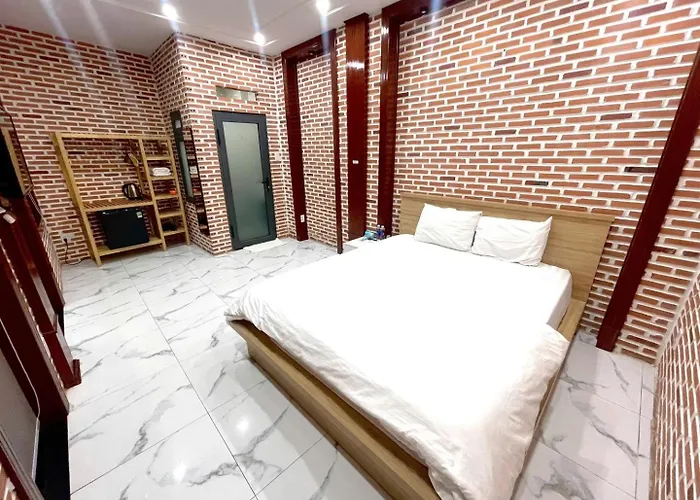 The Land Hotel & Apartment