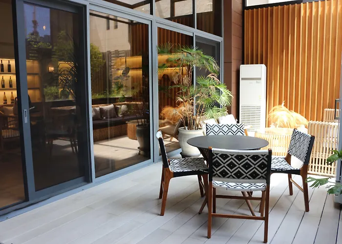 Hound Garden&Terrace Hotel