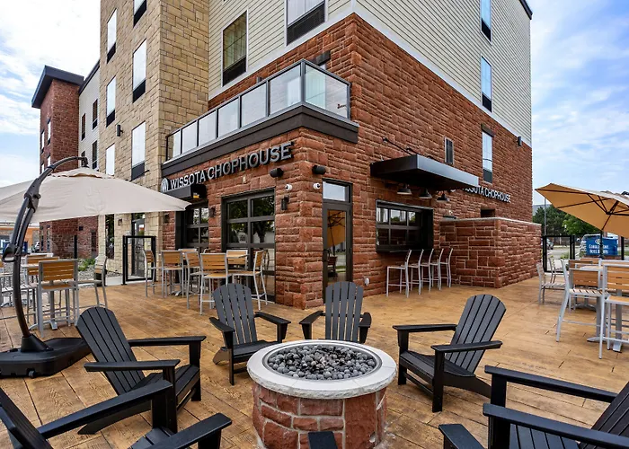 Cobblestone Hotel & Suites - Lynden