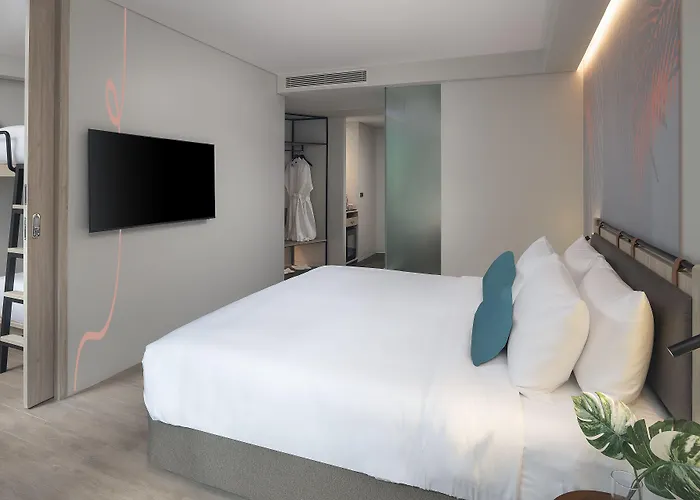 Jonox Phuket Karon Hotel