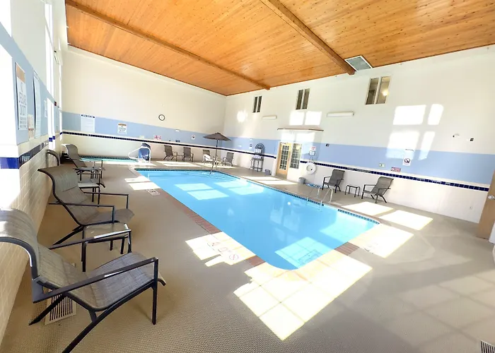 Country Trails Inn &Suites