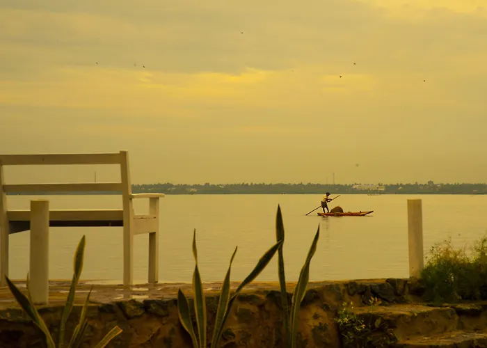 Hiru Lagoon Negombo