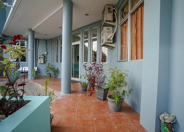 Super Oyo 1844 Bravo Residence