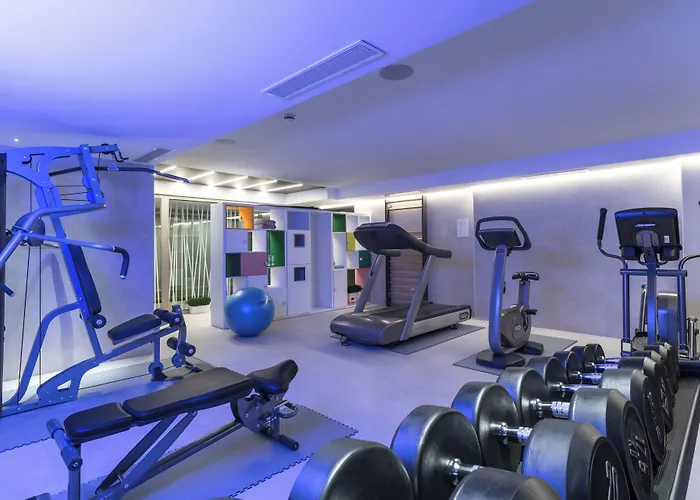 Suites Plaza Hotel & Wellness