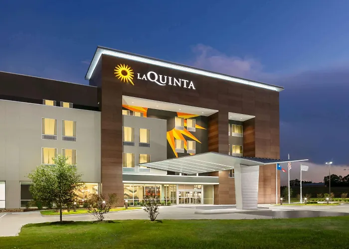 La Quinta Inn & Suites By Wyndham College Station North
