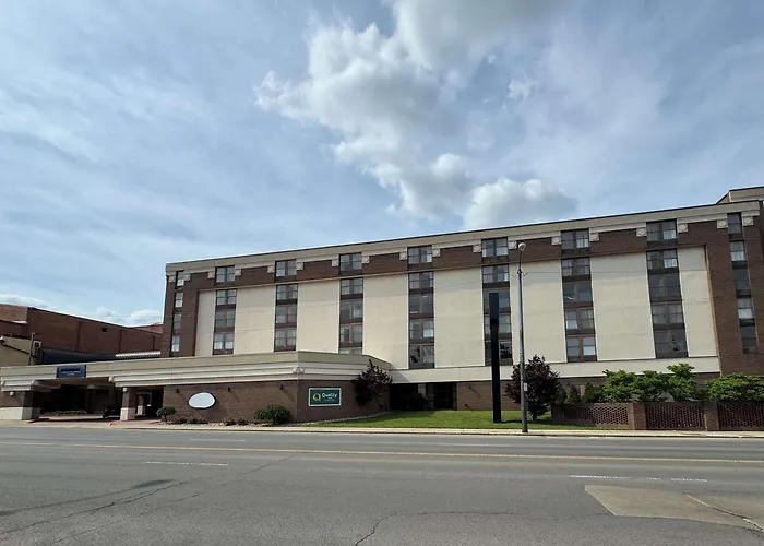 Quality Inn & Suites Downtown Mansfield