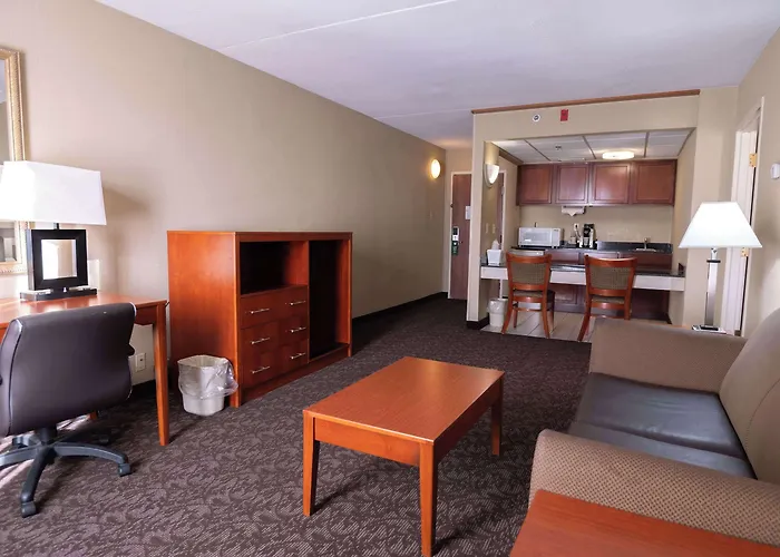 Quality Inn & Suites Downtown Mansfield