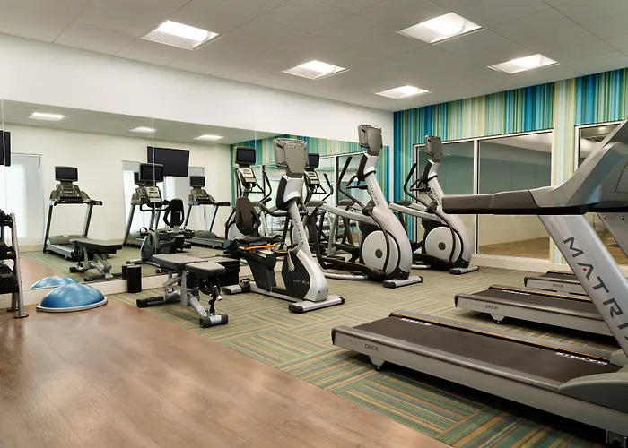 Holiday Inn Express & Suites Heath - Newark By Ihg