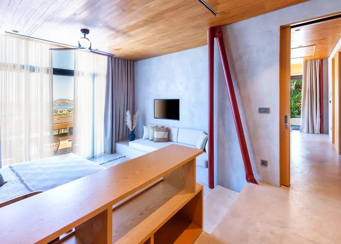 Birdcage 33 Hotel - Adult Only