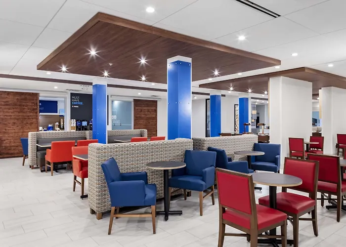 Holiday Inn Express & Suites - Madison By Ihg