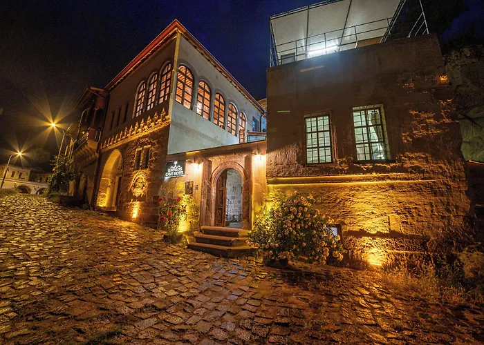 Kapalos Cave Hotel