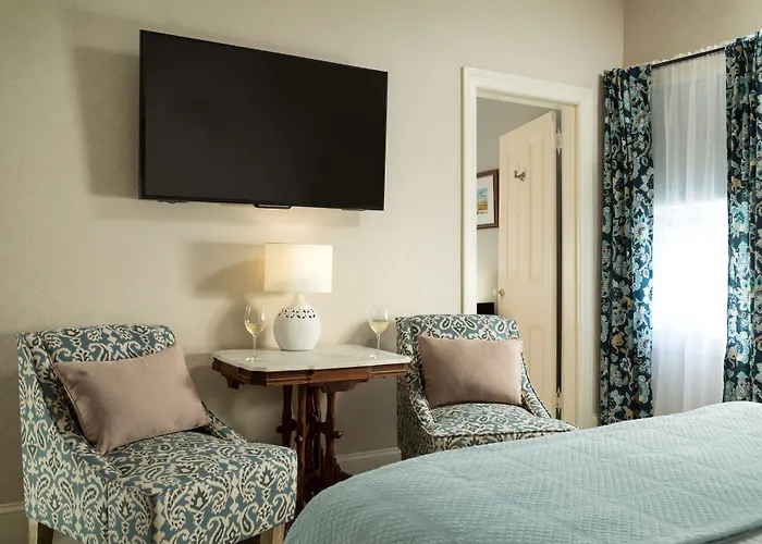The Carroll Villa Hotel