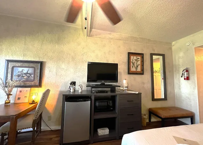 Gr4 - Mountain Harbor Queen Guest Room On Lake Ouachita