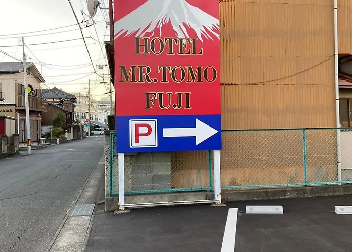 Mr Tomo Fuji