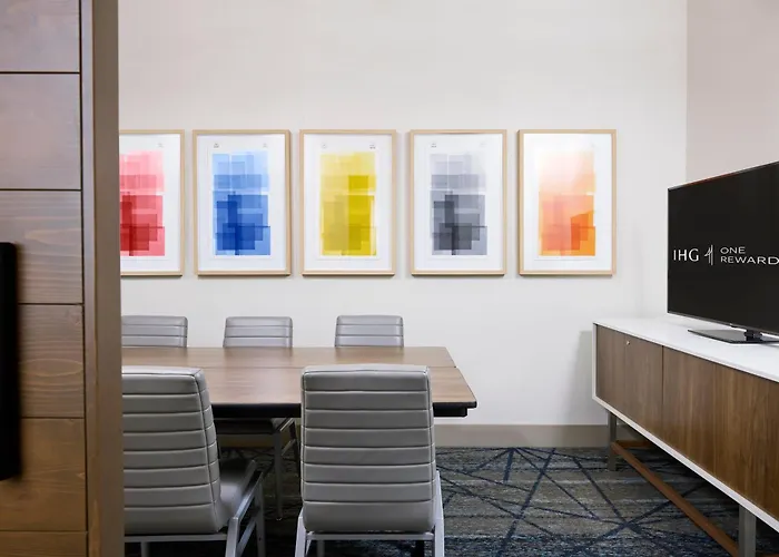 Holiday Inn Express & Suites Calera North By Ihg