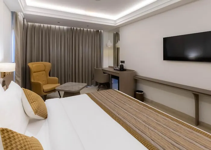 Emerald Luxe A Boutique Hotel Chandigarh Mohali