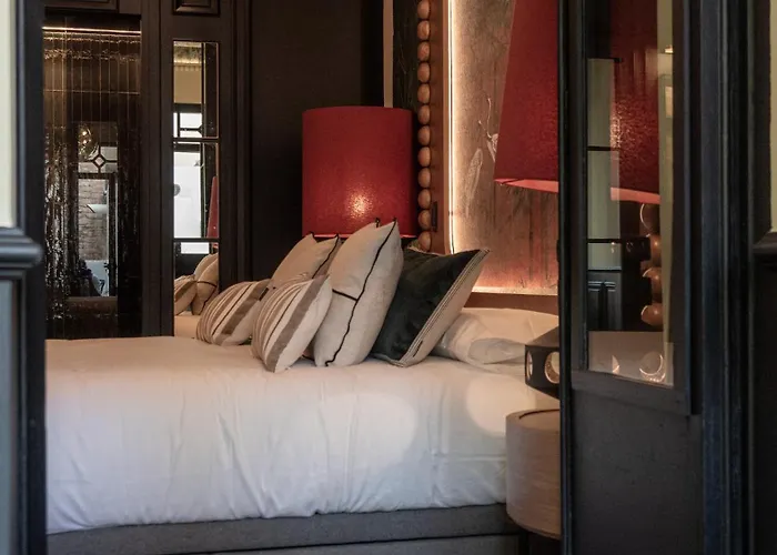 Boada Riera - The Roomsbyreini