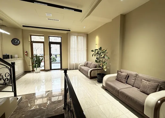 Yerevan Deluxe Hotel