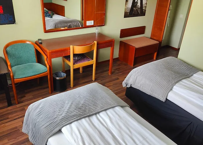 Highway Hotel