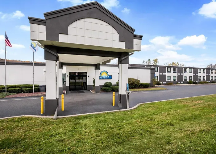 Days Inn By Wyndham Liberty Monticello