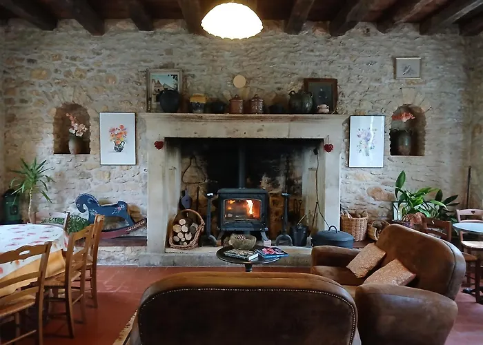 Auberge De Castel-Merle