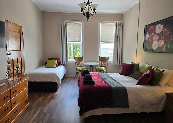 Royal Accommodation