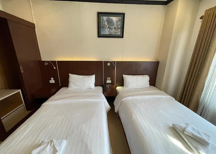 Lucky City Hotel