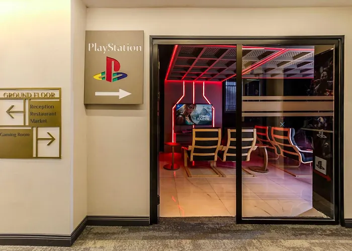 Elysian Airport Hotel & Restaurant