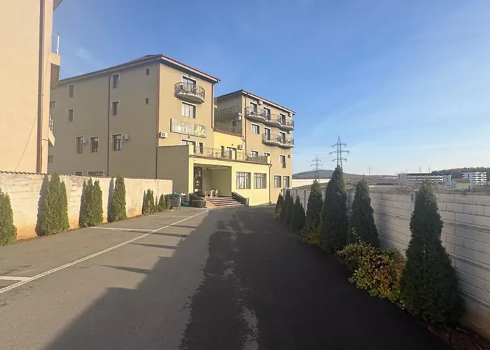 Hotel llll