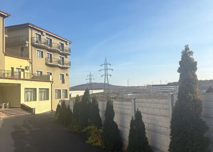 Hotel llll